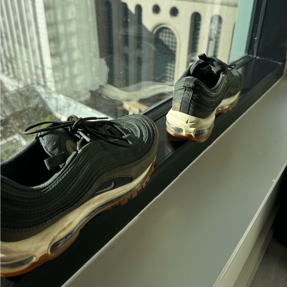 Green Nike airmax